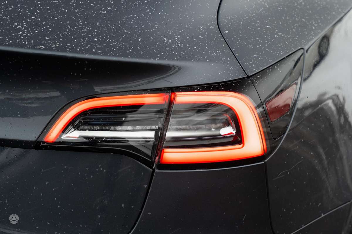 Tesla Model 3, 60 кВт·ч, Седан