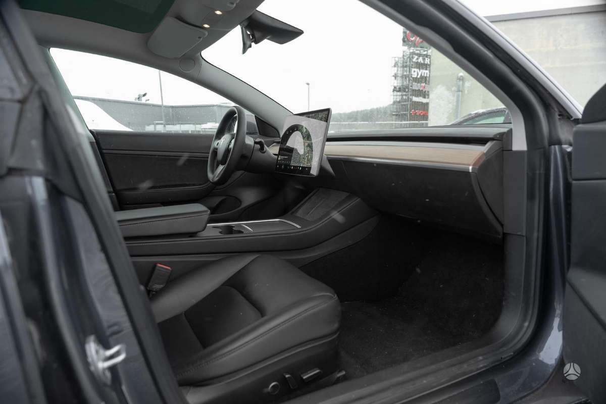 Tesla Model 3, 60 кВт·ч, Седан
