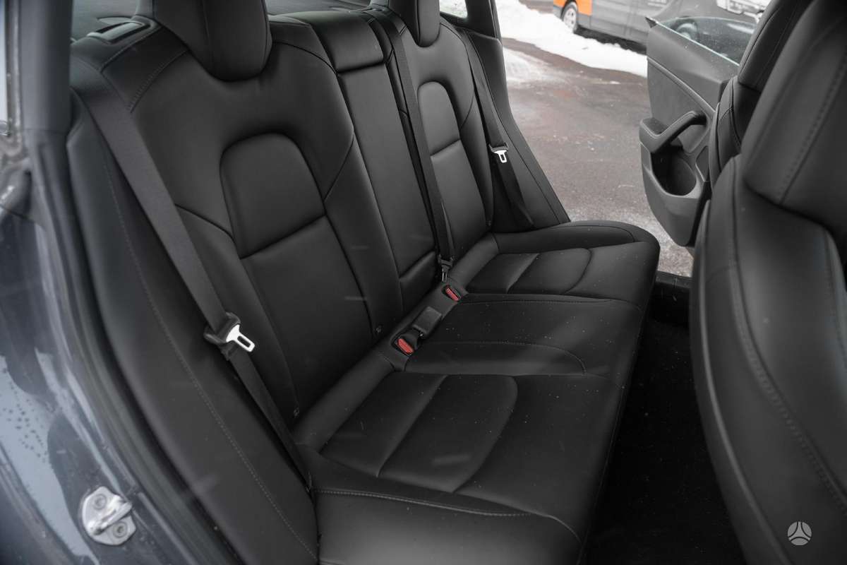 Tesla Model 3, 60 кВт·ч, Седан