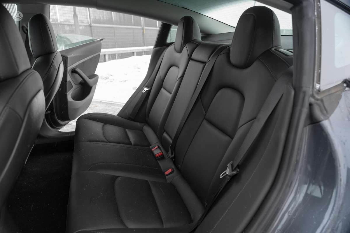 Tesla Model 3, 60 кВт·ч, Седан