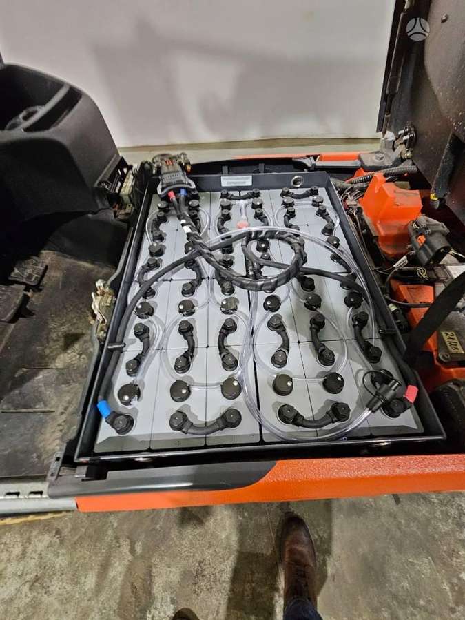 Linde E16P, dakšu iekrāvēji