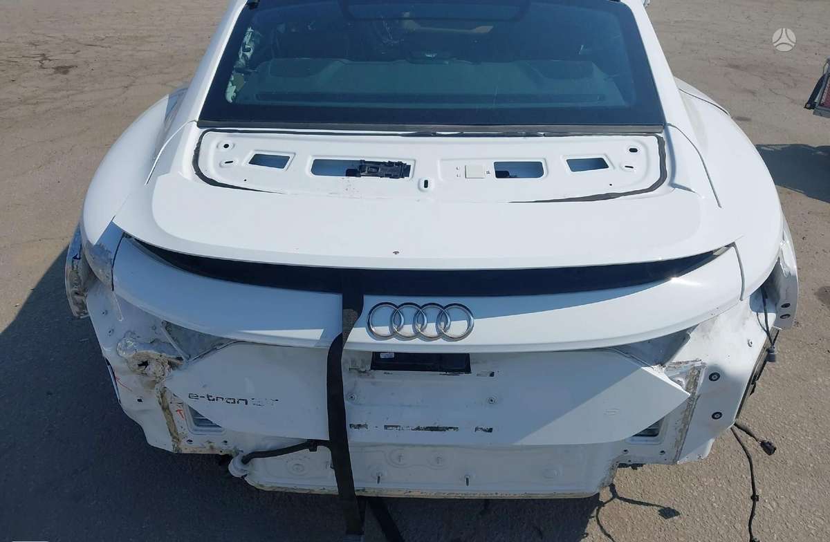 Audi e-tron GT, Седан