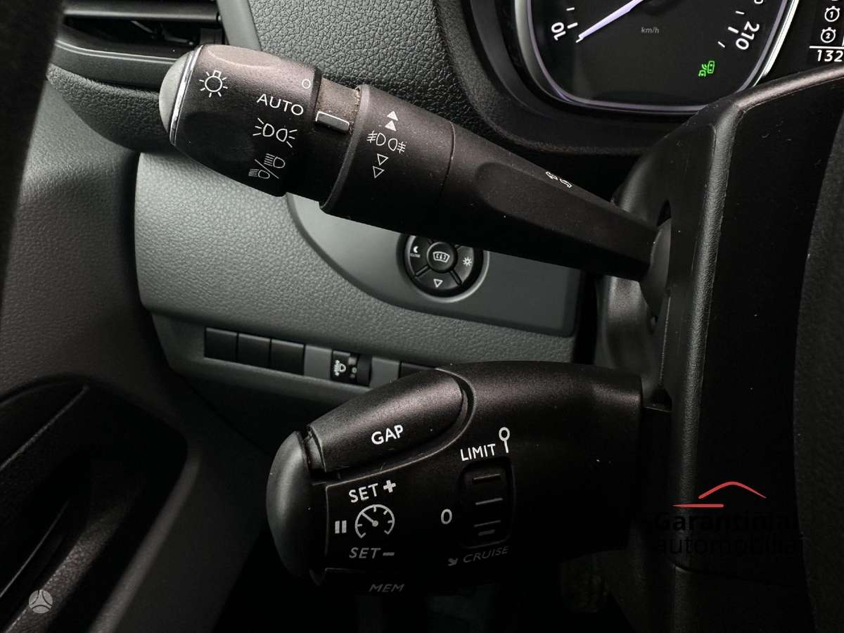 Opel Vivaro, 2021 11