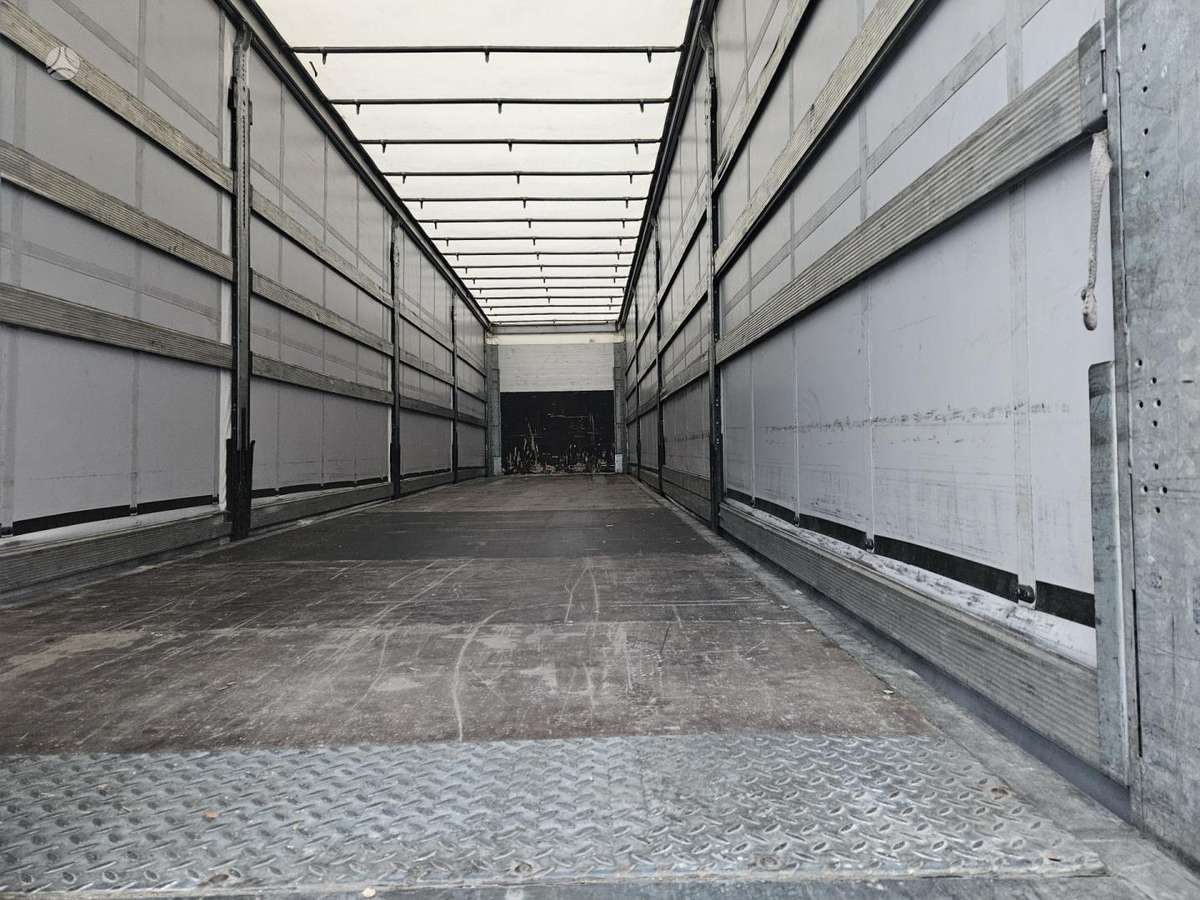 Schmitz SCB S3T, užuolaidinės / tentinės
