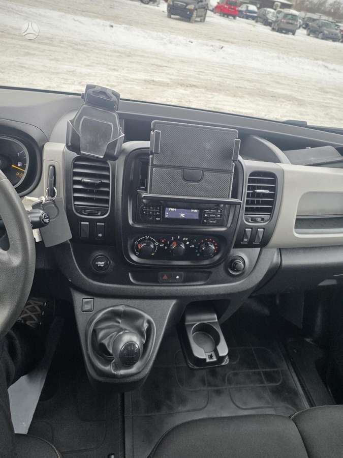 Renault Trafic, 2015 10