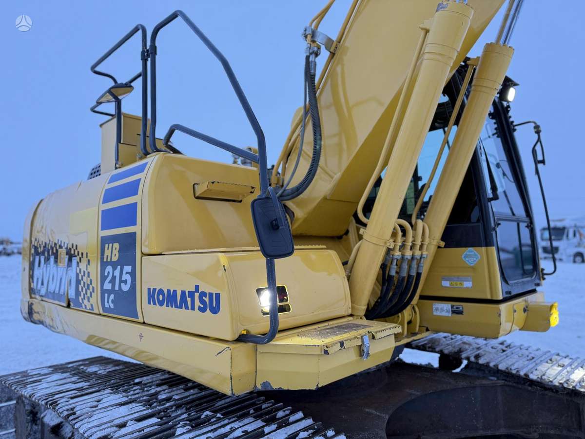 Komatsu HB 215 LC-2, ekskavatoriai