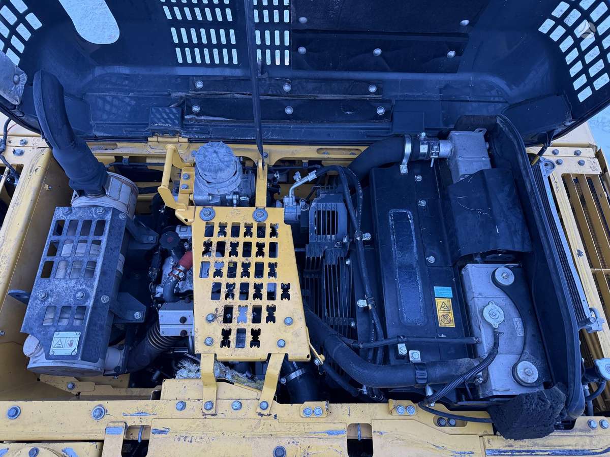 Komatsu HB 215 LC-2, ekskavatoriai
