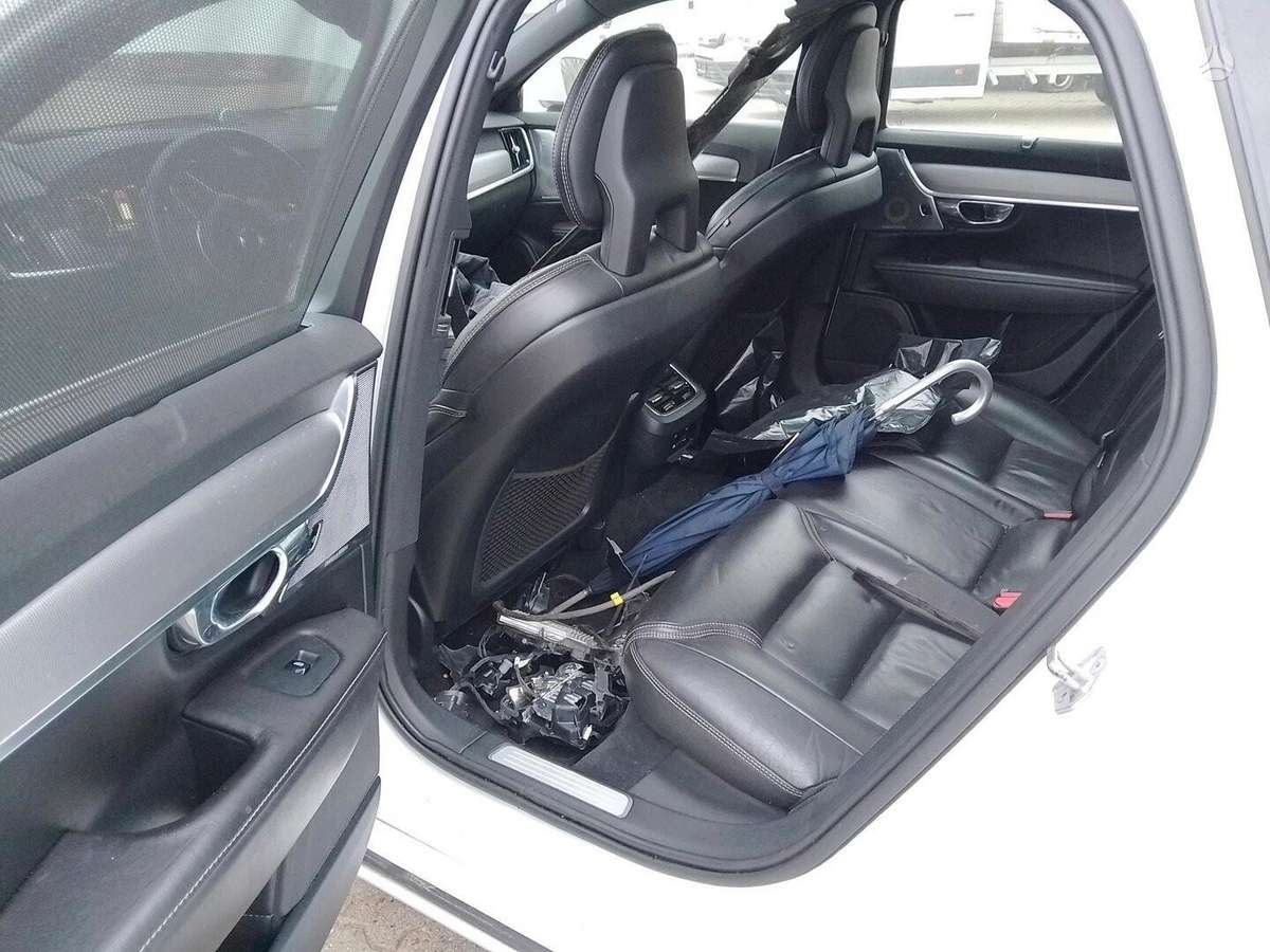 Volvo V90 for parts