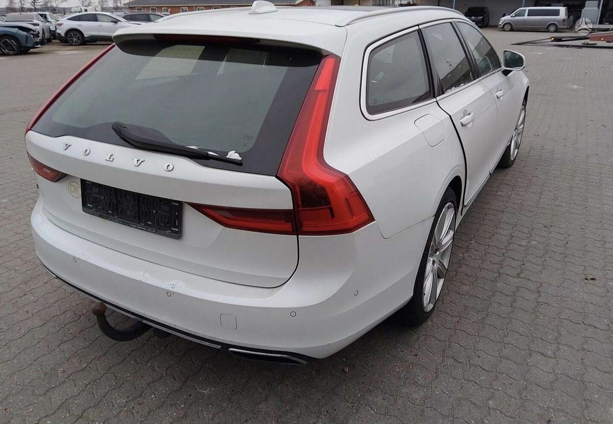 Volvo V90 for parts