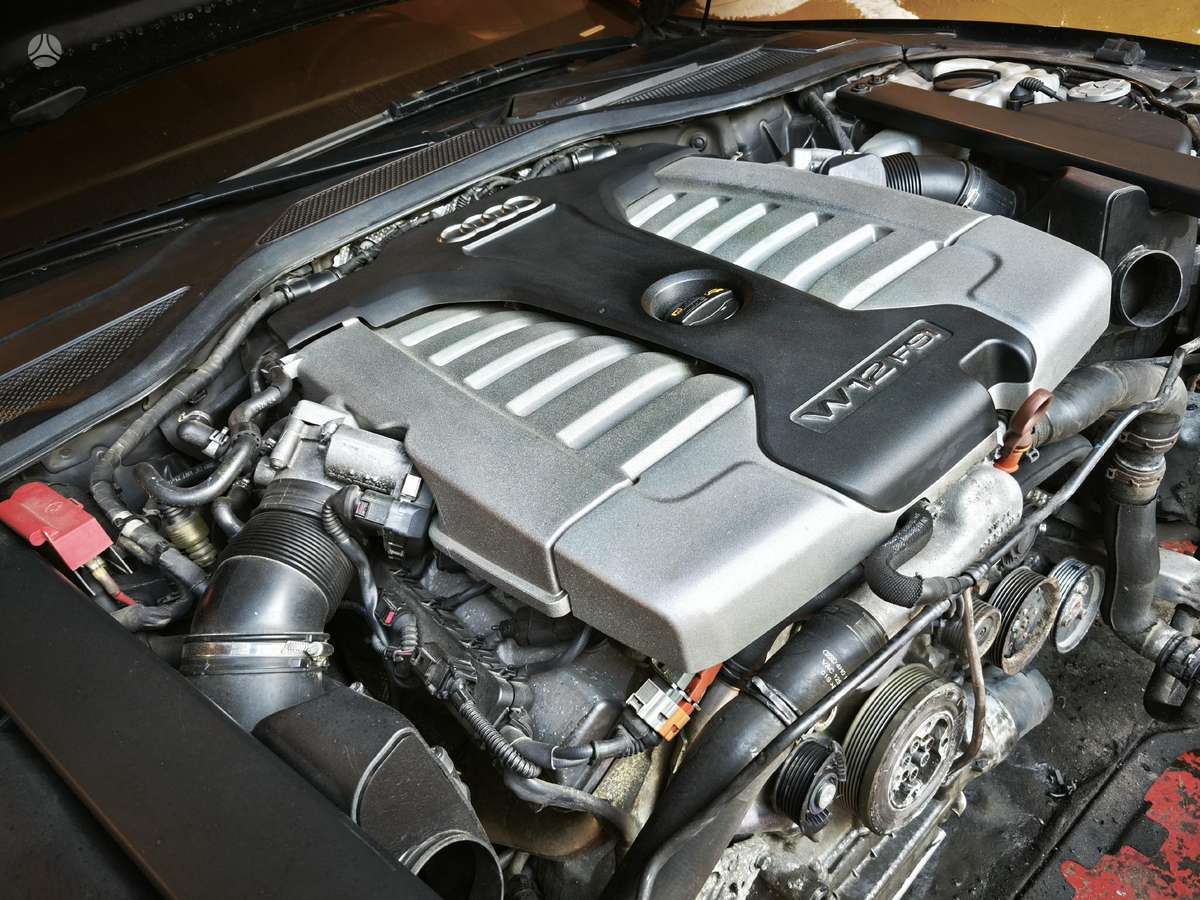 Audi A8 L variklio detalės