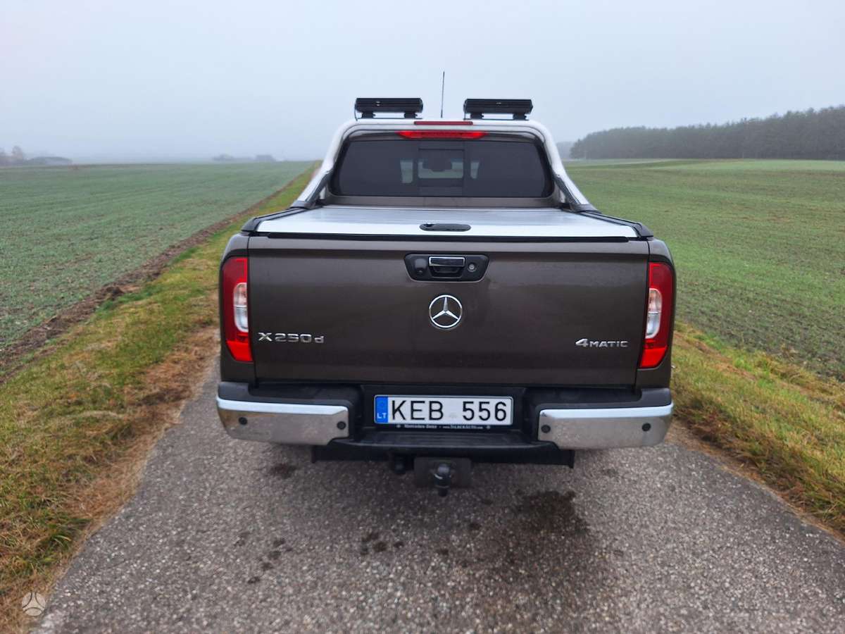 Mercedes-Benz X250, 2018 9