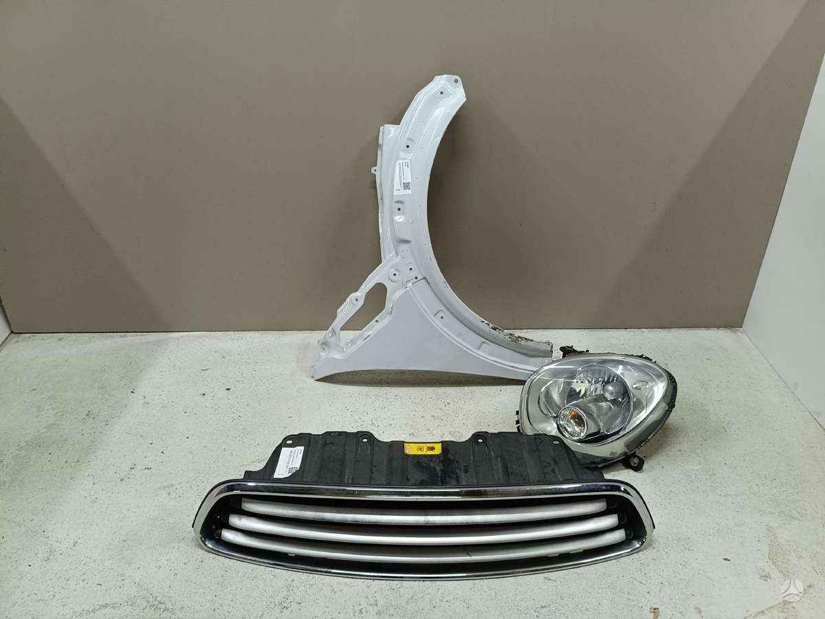 Mini Countryman fenders, lights, front grill