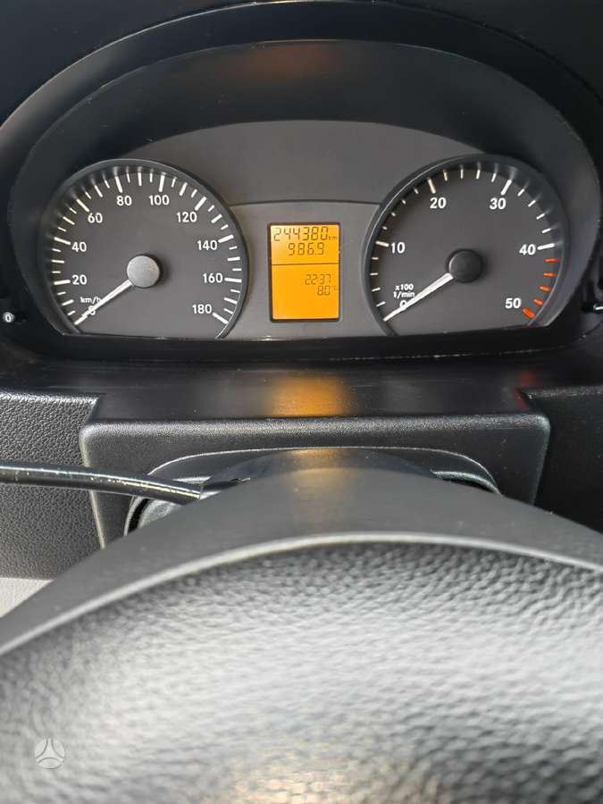 Mercedes-Benz Sprinter, 2012 9