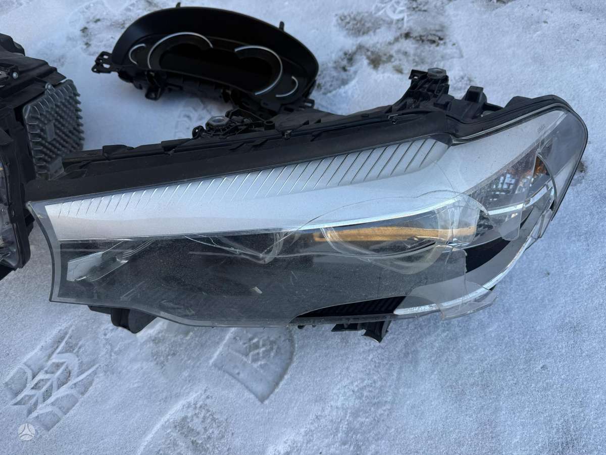 BMW 5 serija lights
