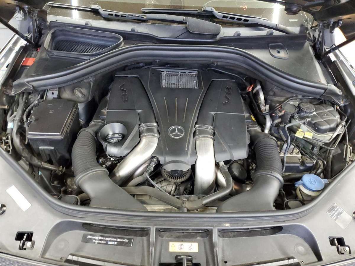 Mercedes-Benz GL550 детали кузова