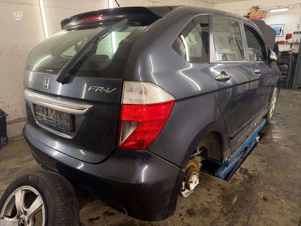 Honda FR-V