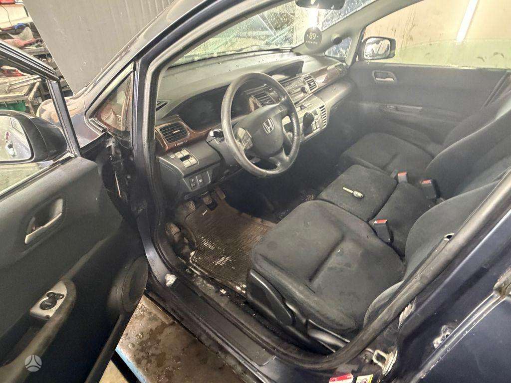 Honda FR-V