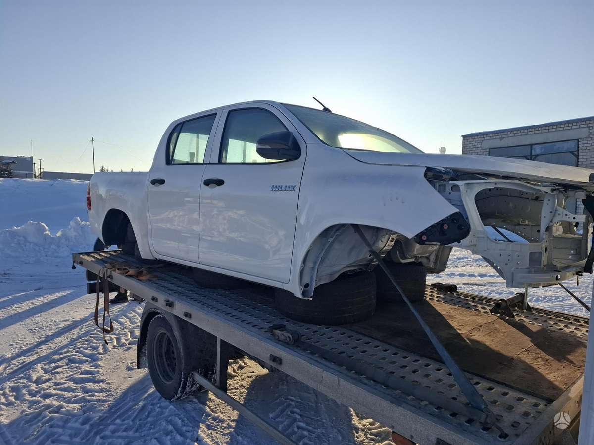 Toyota Hilux - 3
