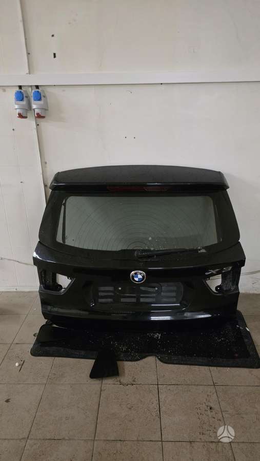 BMW X3 dalimis