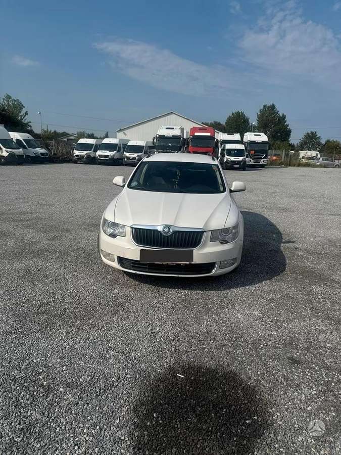 Skoda Superb, ☎️8–22H