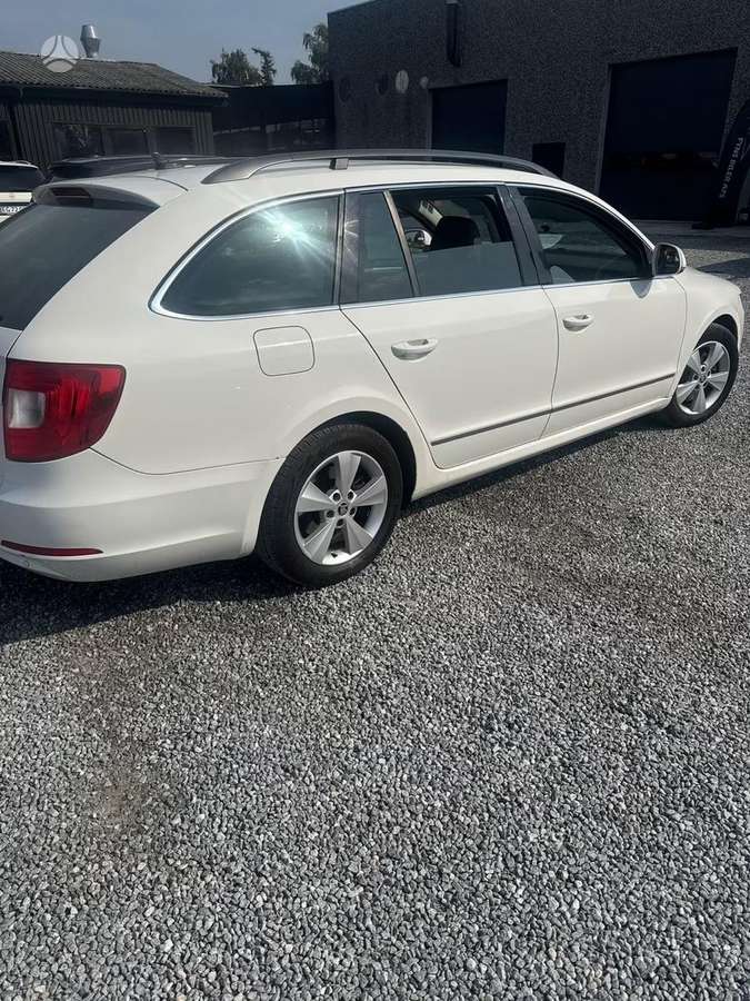 Skoda Superb, ☎️8–22H
