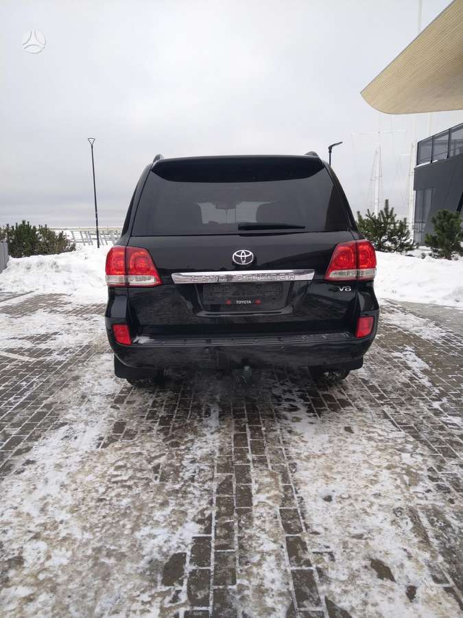 Toyota Land Cruiser - 4