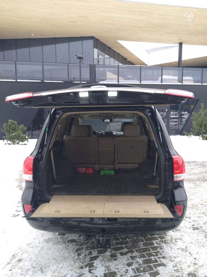 Toyota Land Cruiser - 5