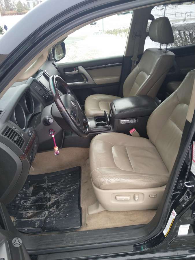 Toyota Land Cruiser - 9