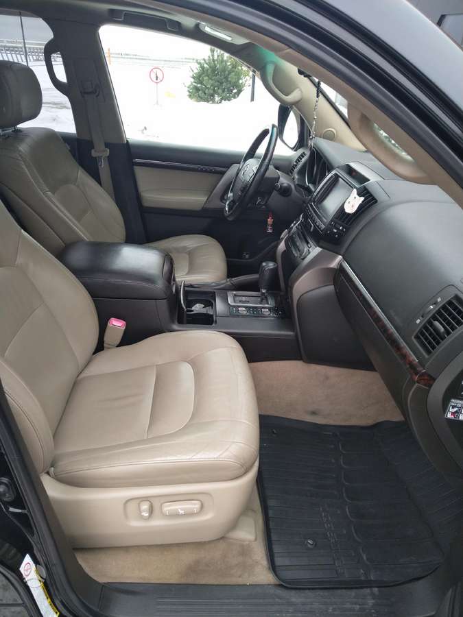 Toyota Land Cruiser - 10