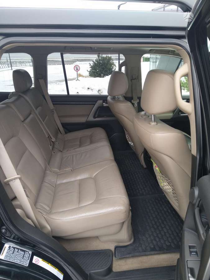 Toyota Land Cruiser - 11