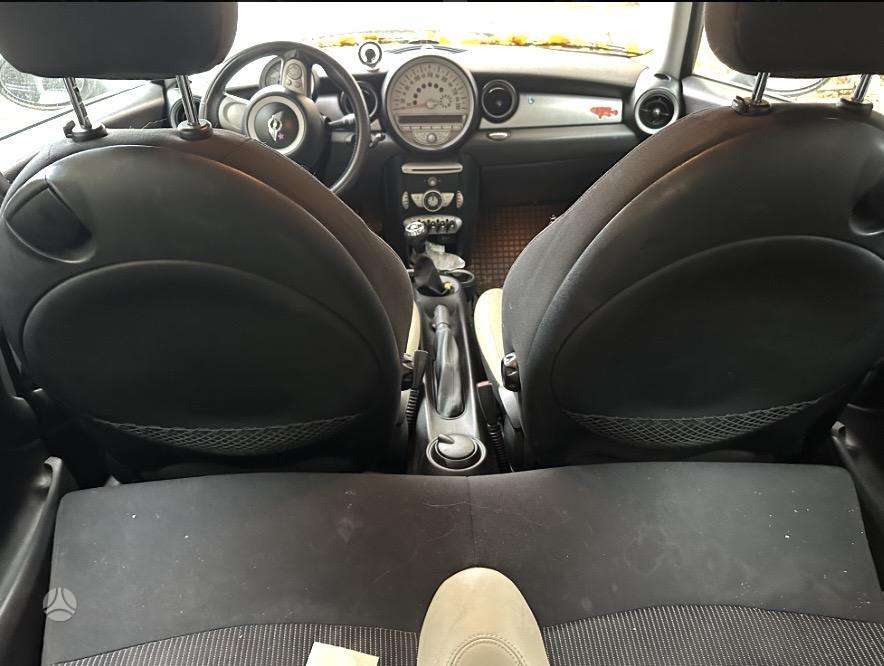 Mini Cooper dalimis