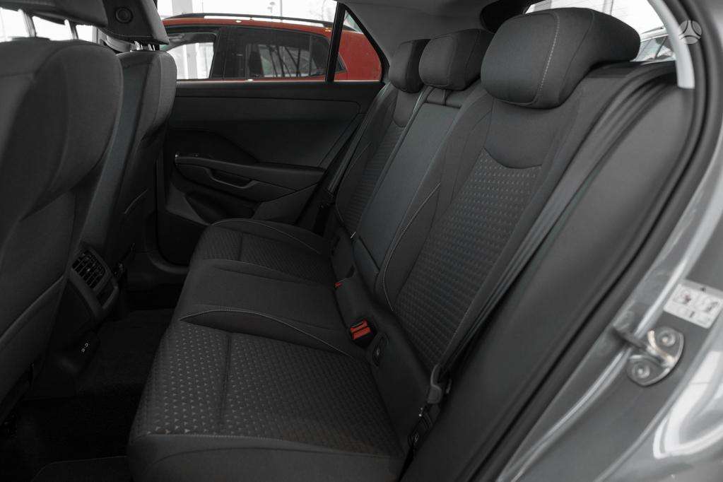 Volkswagen T-Roc - 9