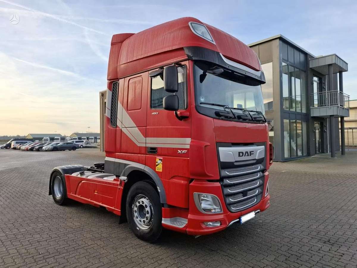 DAF 106.480, 2 miegamosios vietos