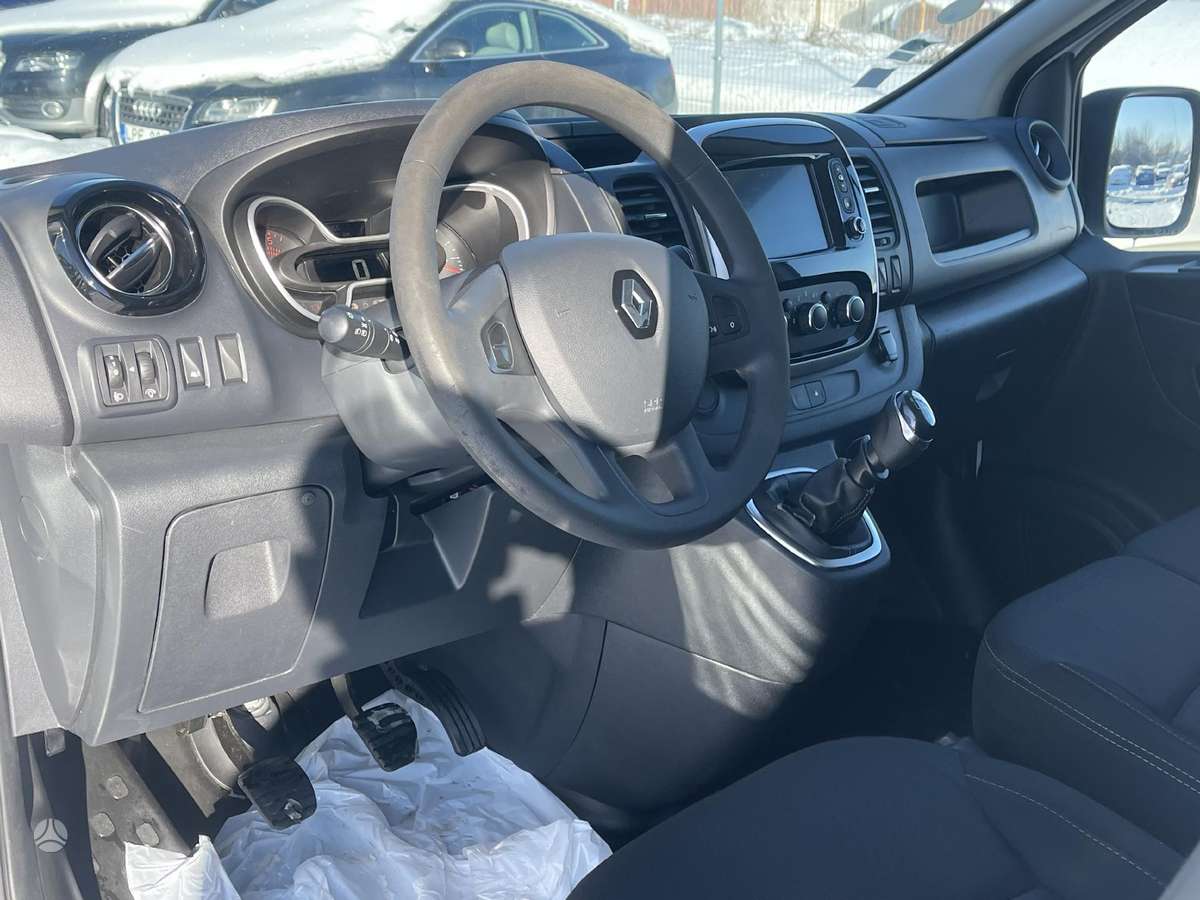 Renault Trafic, 2019 10