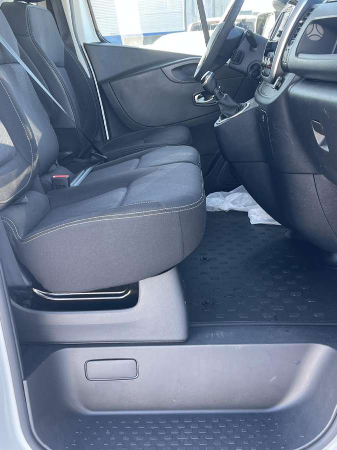 Renault Trafic, 2019 11