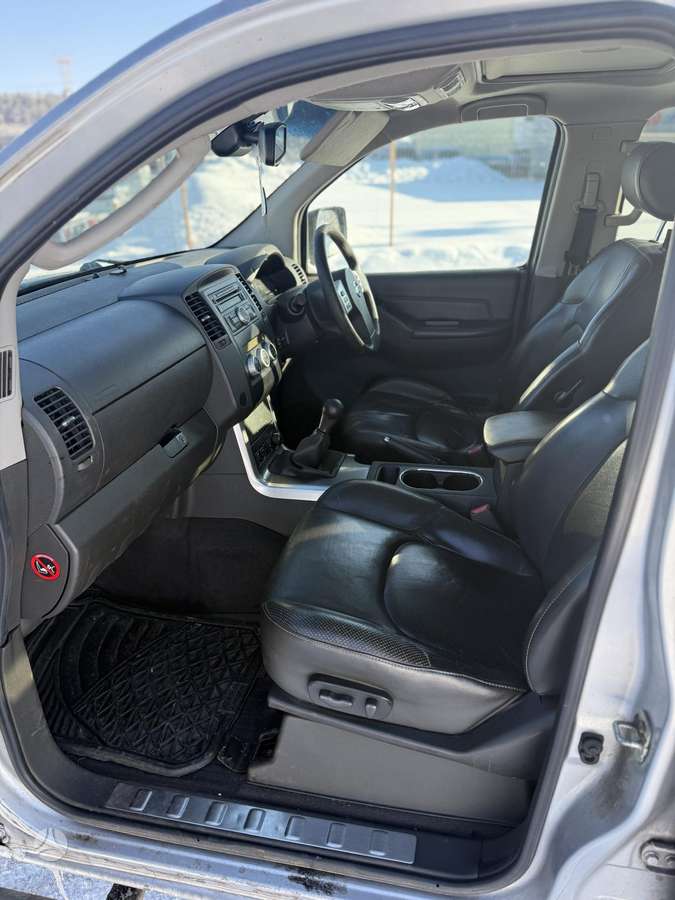 Nissan Navara, 2011 11