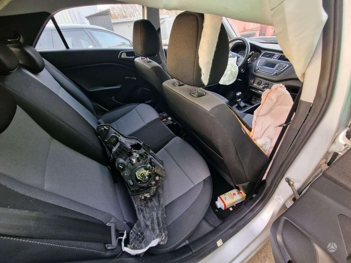 Hyundai i20, G4LA, dalimis