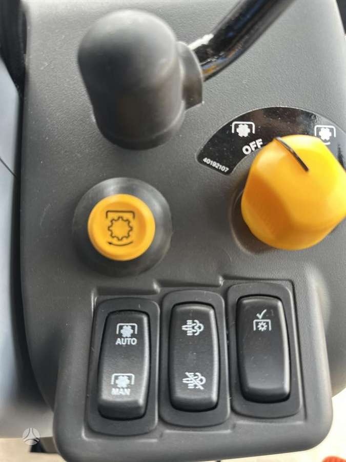 LS Mtron XU 6168, тракторы