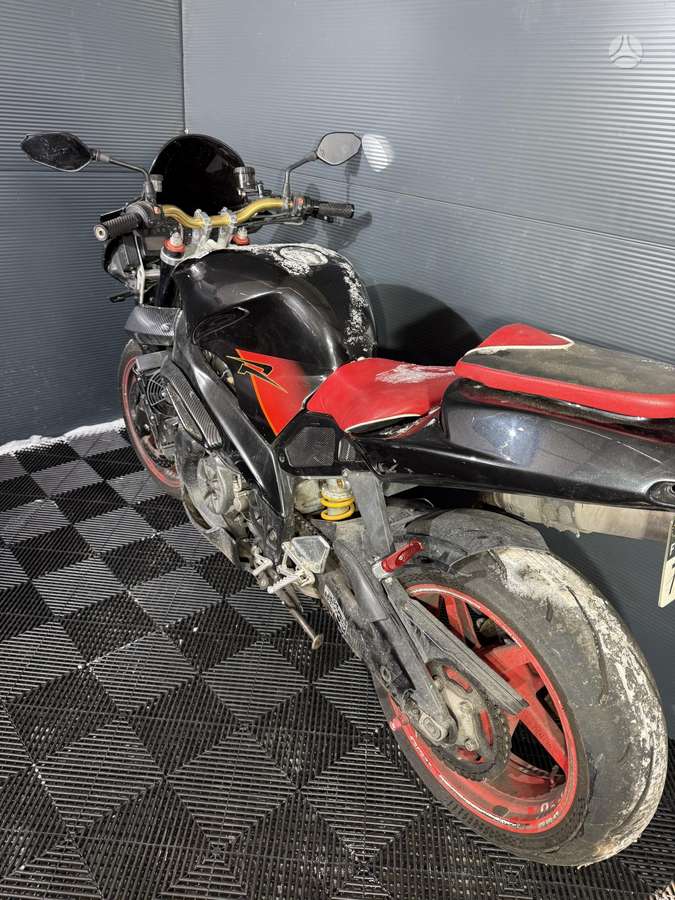 Aprilia Tuono 1000cc, superbikes