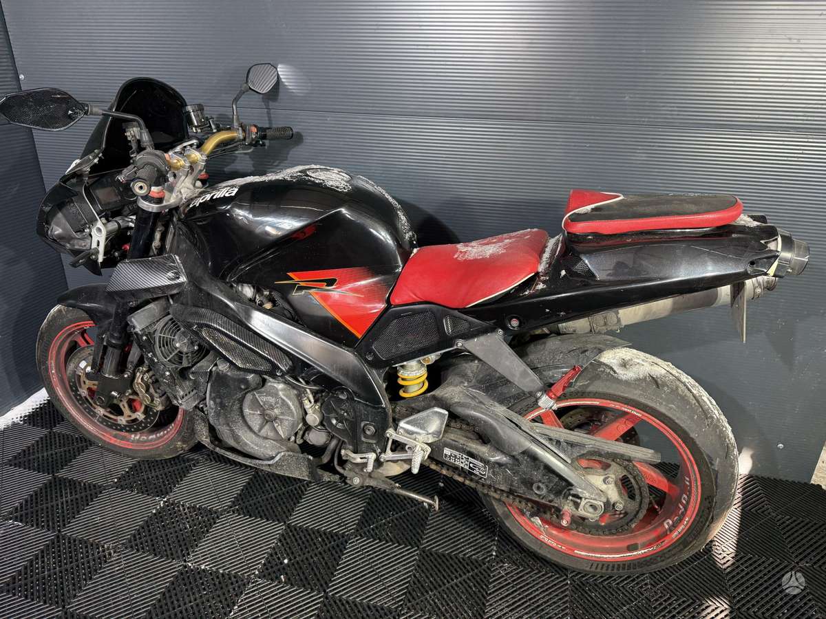 Aprilia Tuono 1000cc, superbikes