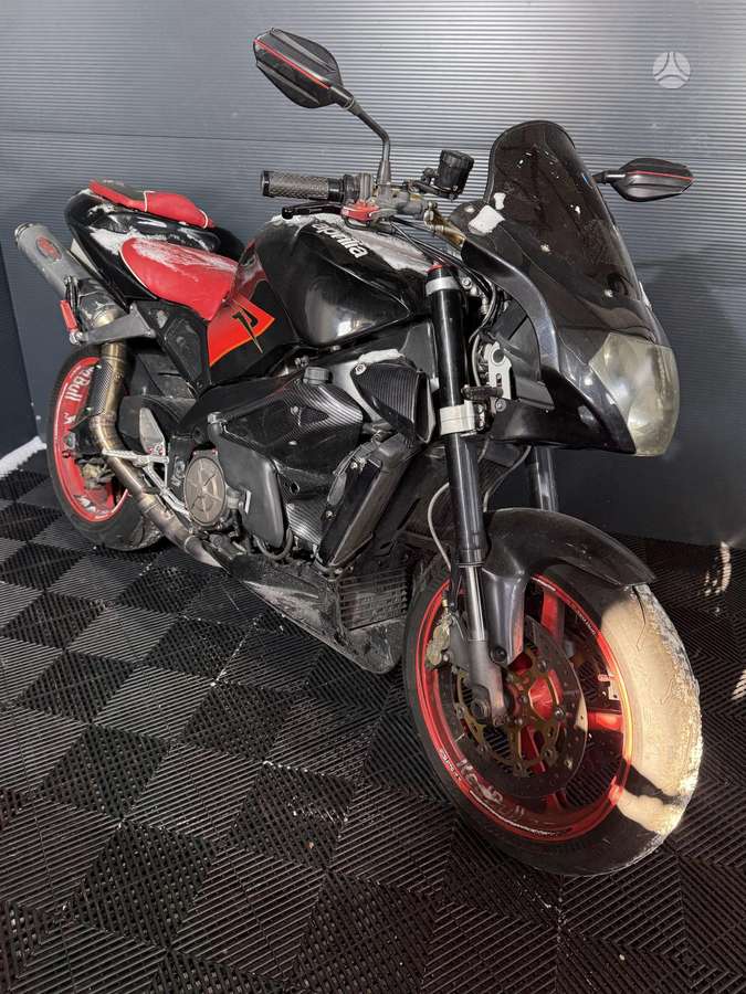Aprilia Tuono 1000cc, superbikes