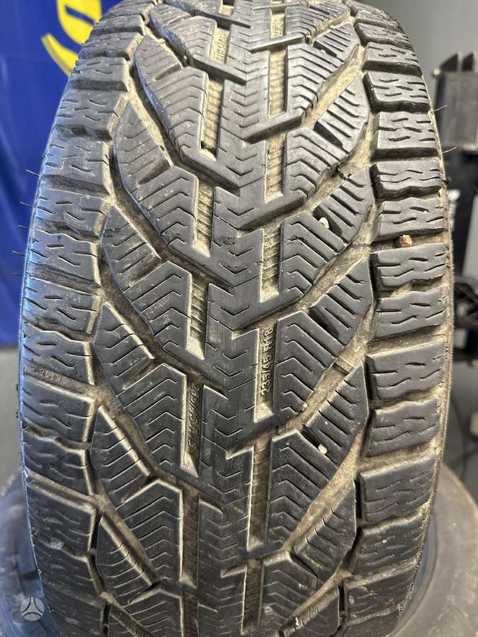 Orium, winter 235/45 R18
