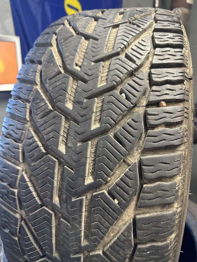 Orium, winter 235/45 R18
