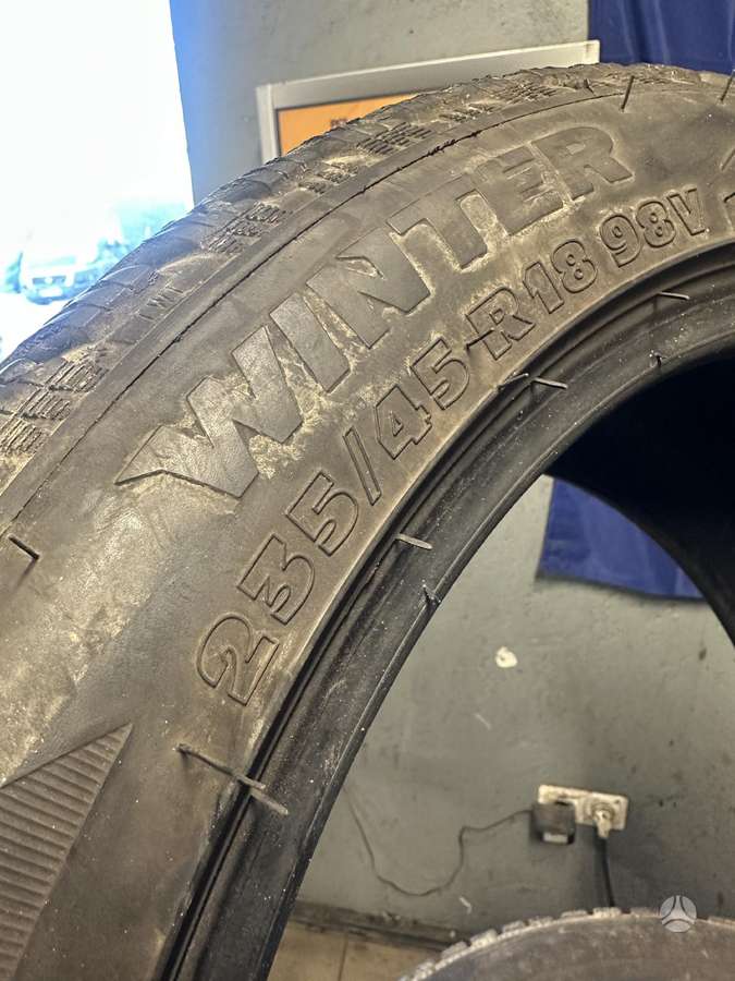 Orium, winter 235/45 R18