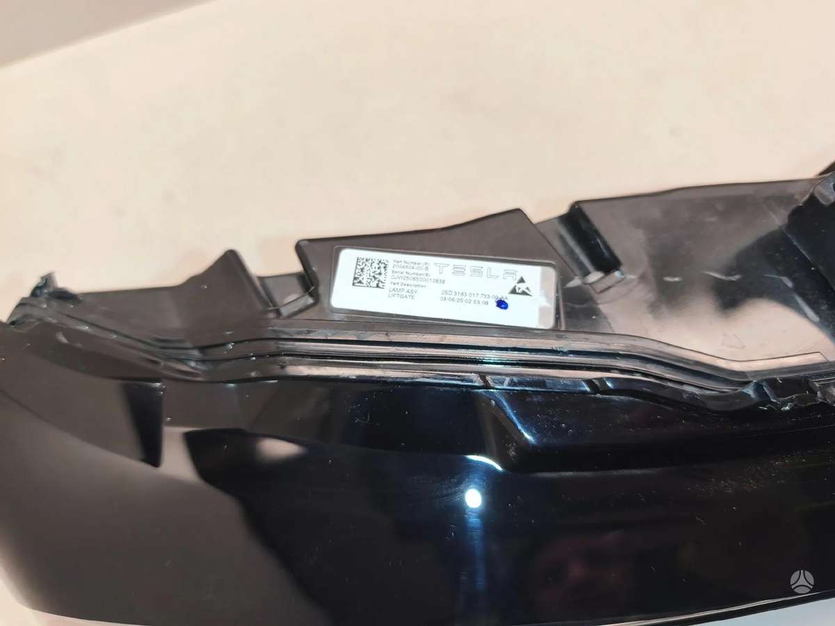 Tesla Model Y, 2004604-00-B, lights