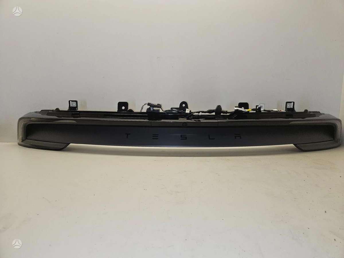 Tesla Model Y, 2004604-00-B, lights
