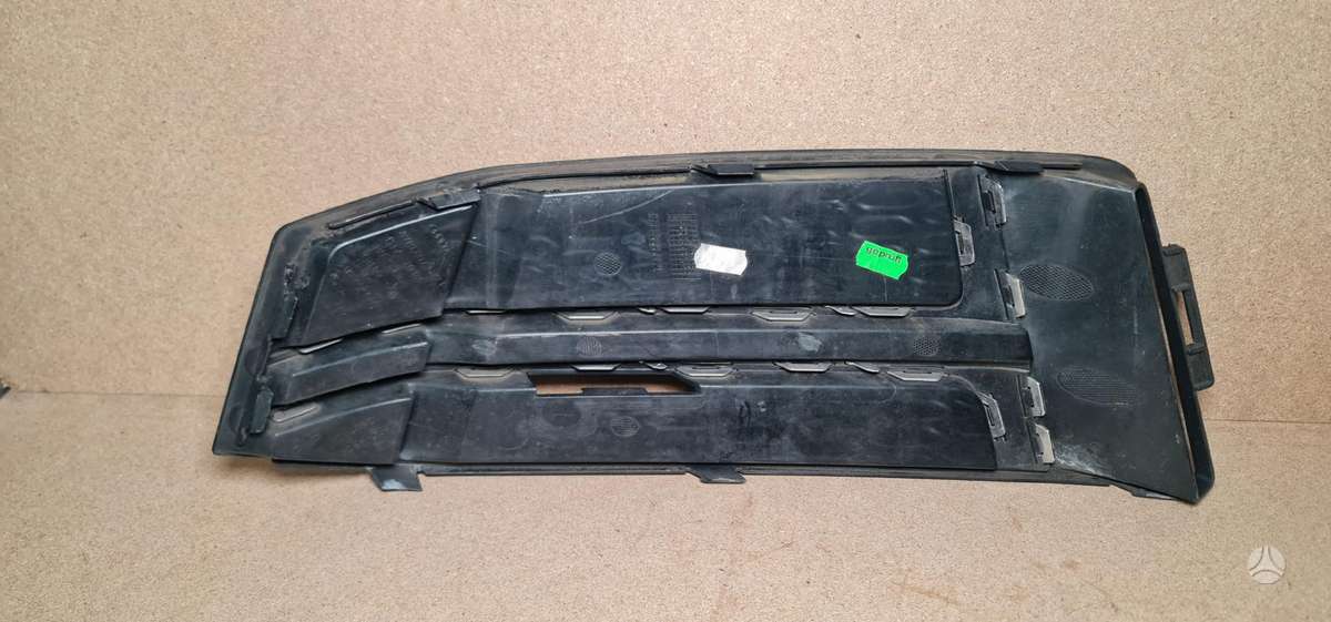 Audi A4, 8W0807682f