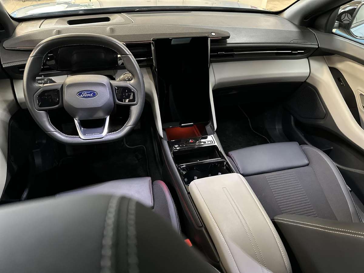 Ford Explorer, off-road / crossover