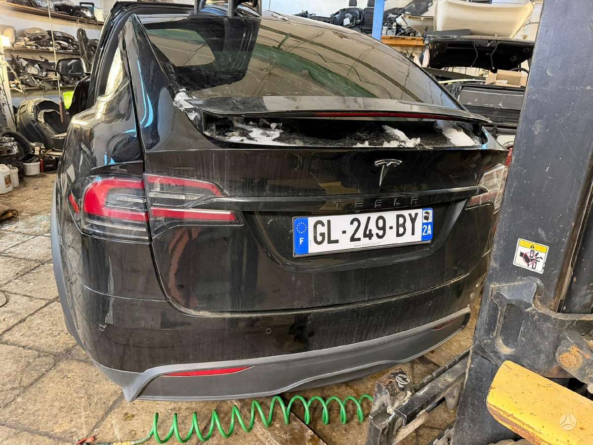 Tesla Model X
