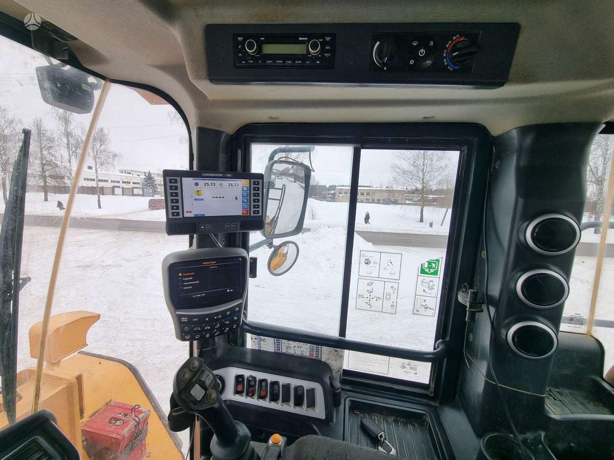 Hyundai HL975, frontal loader